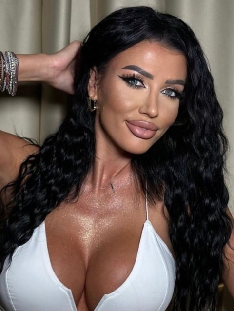 Rebecca – Escortă GFE de Lux în Ploiești