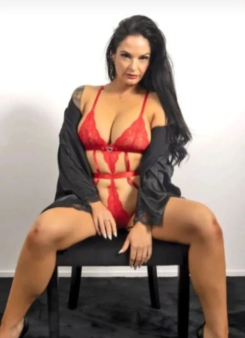 Seara Târziu cu o Trans Seducătoare