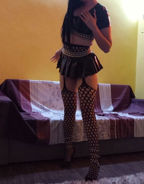 Siluetă Fină pentru Momente de Neuitat în Moșilor