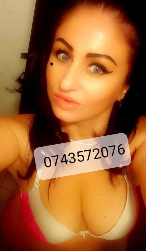 Sârbă seducătoare pentru momente incendiare