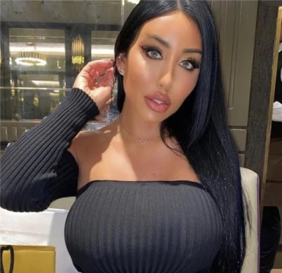 Săruturi pasionale cu o escortă matură total în Drumul Taberei