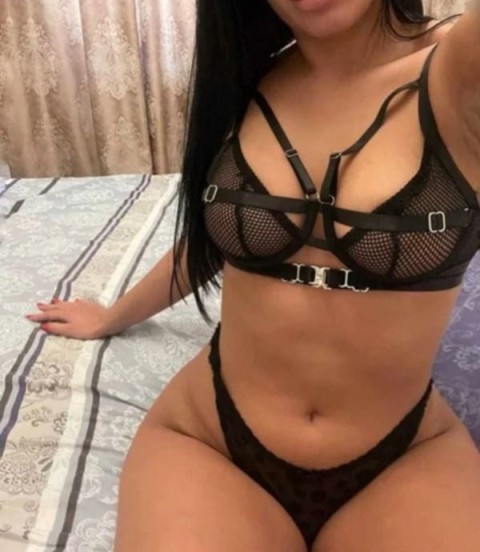 Travesti Seducător în Berceni: Experiențe Unice cu Escortă Blondă